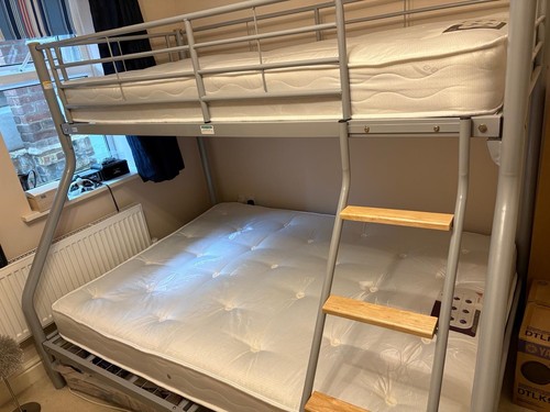 Nearly new bunkbed bottom - nearly,